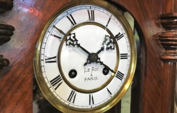 Настенные Часы Le Roi a Paris в ореховом корпусе